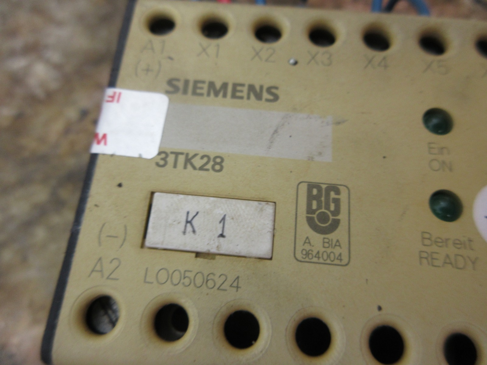 1996 HERMLE UWF 1202S CNC VERTICAL MILL SIEMENS 3TK2801-0DB4