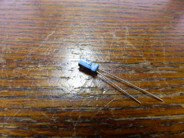 MARCON CESSM1E6R8 Qty of 200 per Lot 6.8UF 25V 4X7MM 85 DEG. MARCON