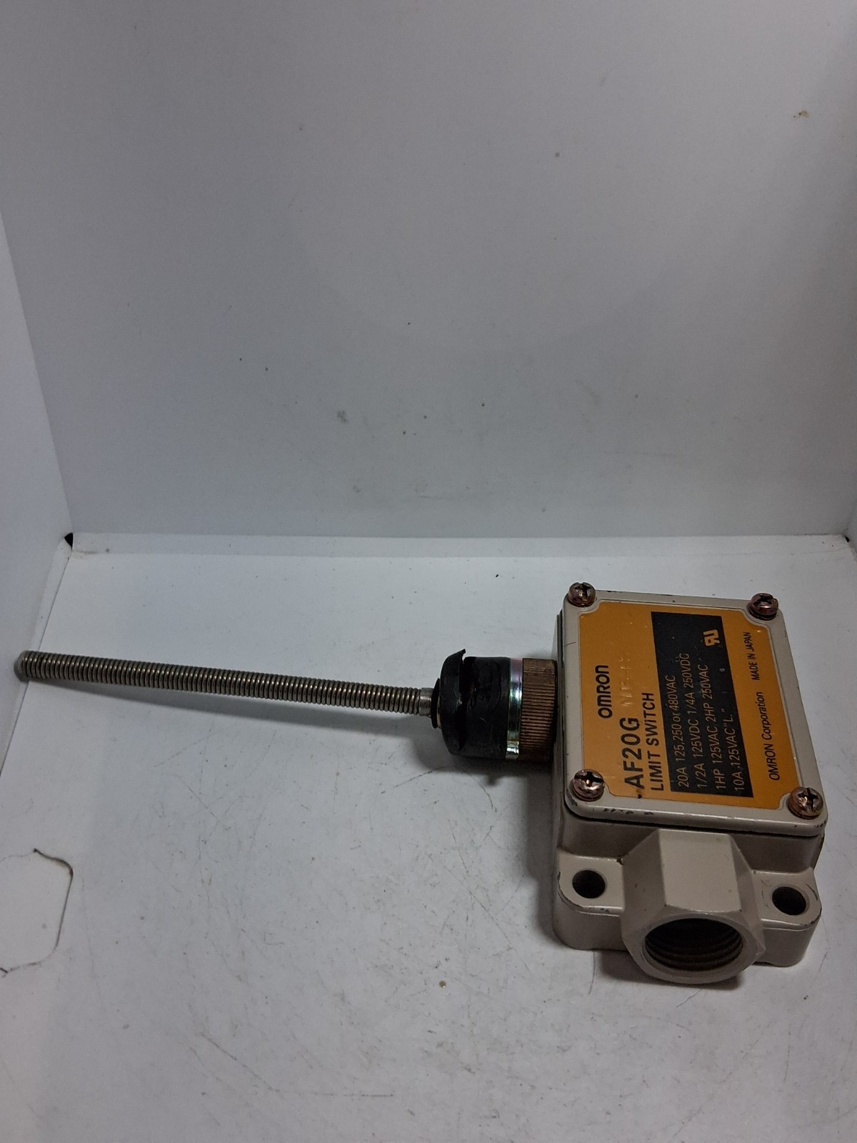 OMRON AF20G LIMIT SWITCH 20A 125,250 OR 480VAC LEVER SPRING