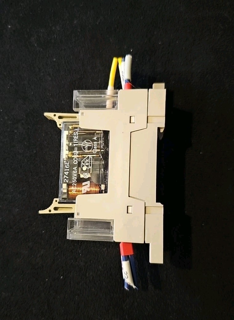 OMRON G7SA-2A2B Relay & Base P7SA-10F 250VAC 6A NSNP – Free Shipping
