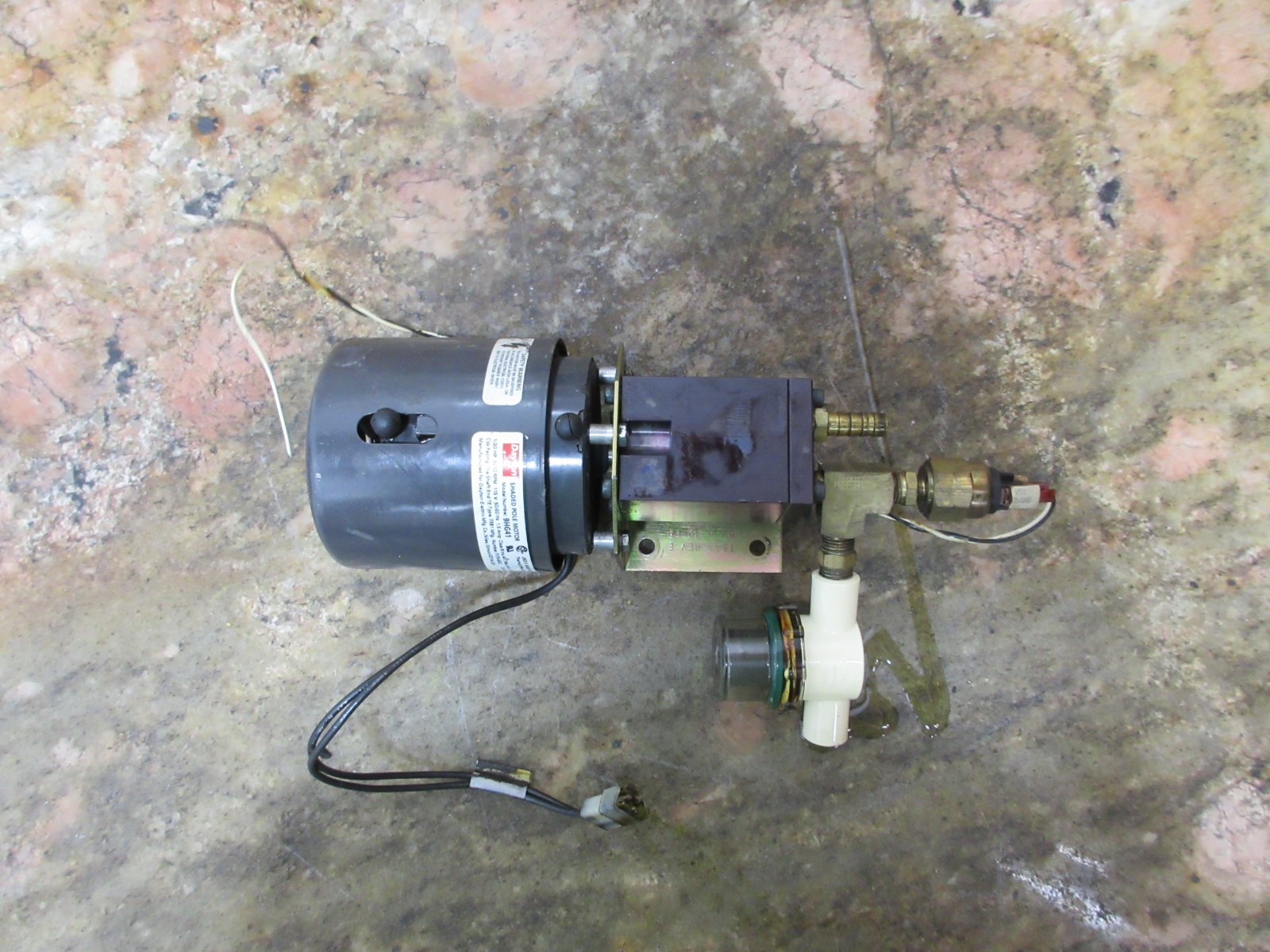 2000 HAAS VF-5 CNC VERTICAL MILL DAIKIN 9HG41 73B1 MOTOR
