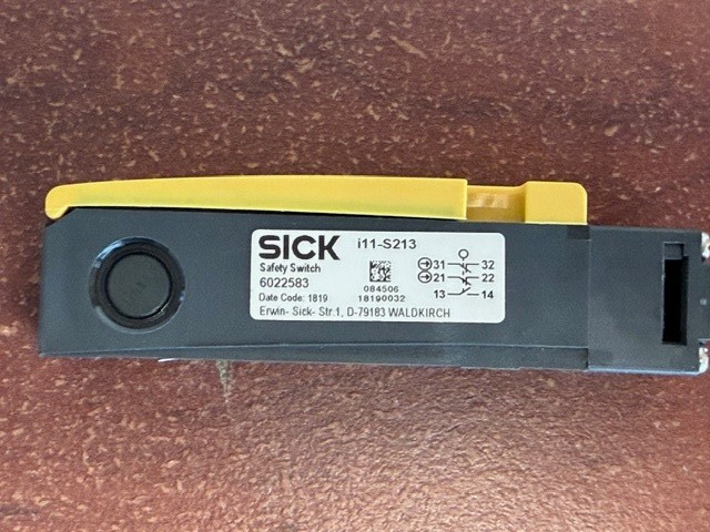 SICK I11-S213, I11S213, 6022583 Mini Safety Switch Interlock New No Box