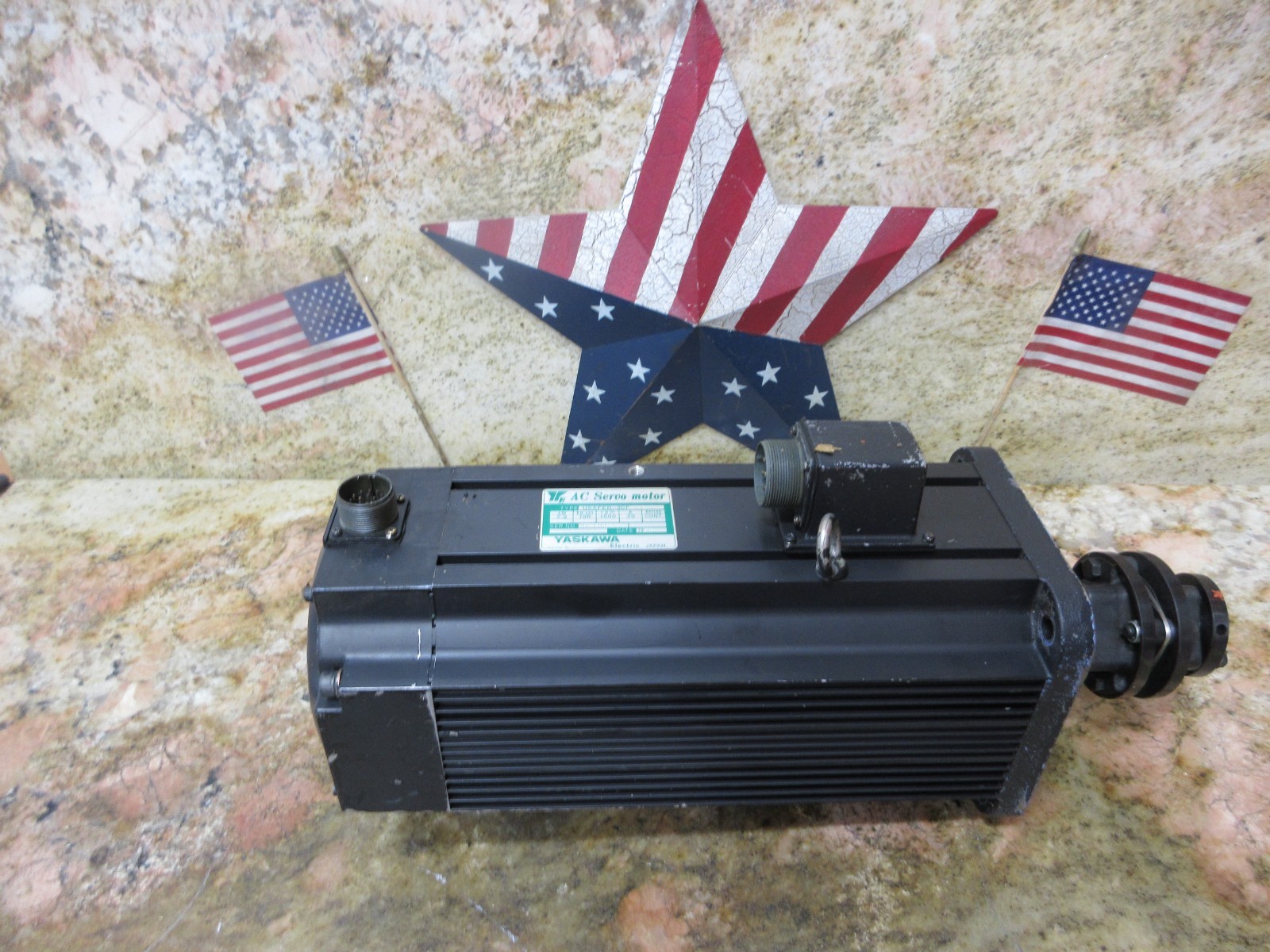 *SPECIAL PRICE* YASKAWA MOTOR USAFED-30FB20E ENCODER UTOPI-500UB WARRANTY