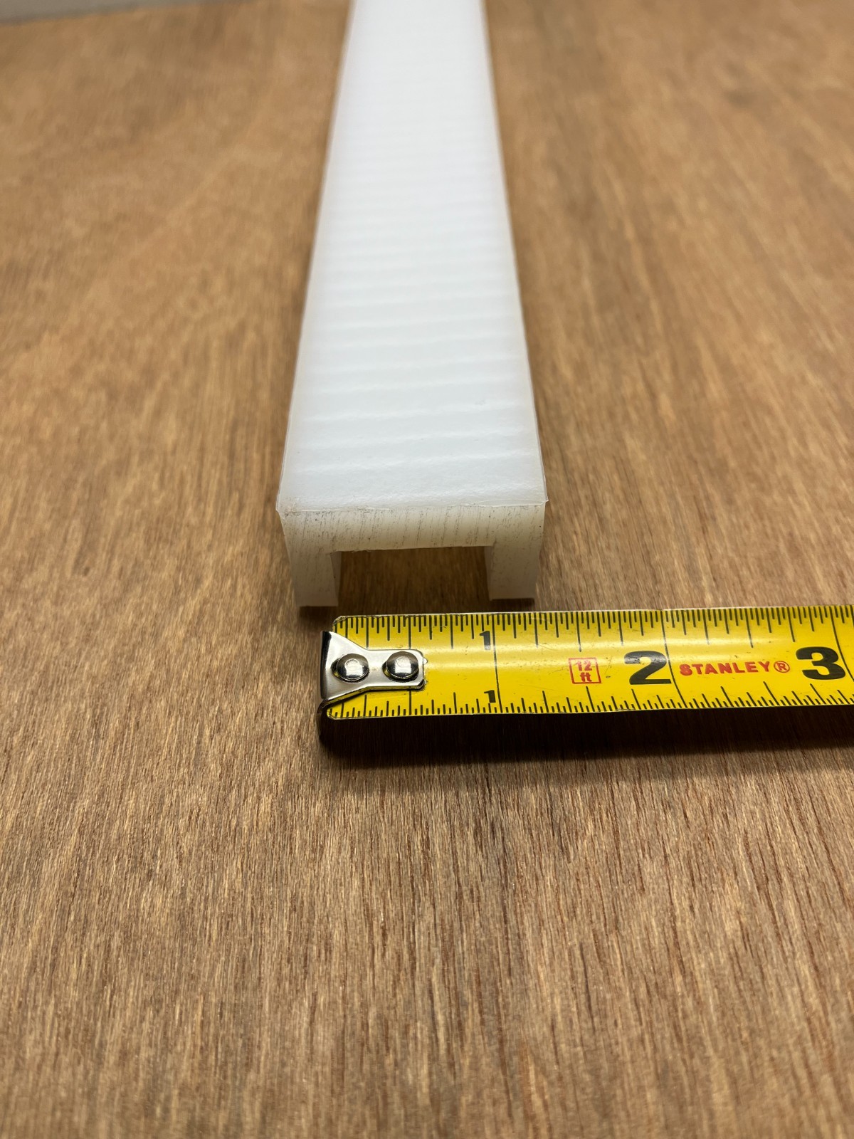 1-1/2″ W X 7/8″ H 12″ L 1/4″ Leg 1″ W Slot UHMW Polyethylene U-Channel White USA