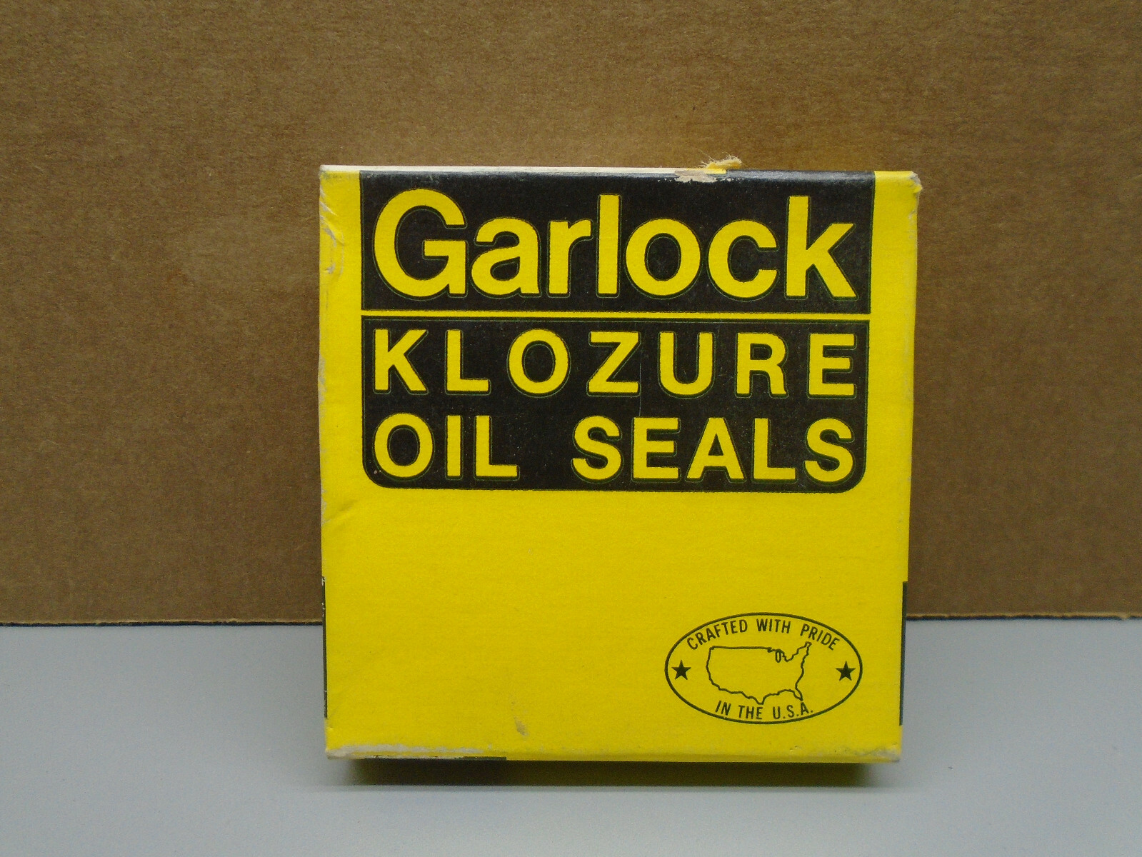 New old Stock 63-1135 Garlock Klozure Oil Seal 631135 N341