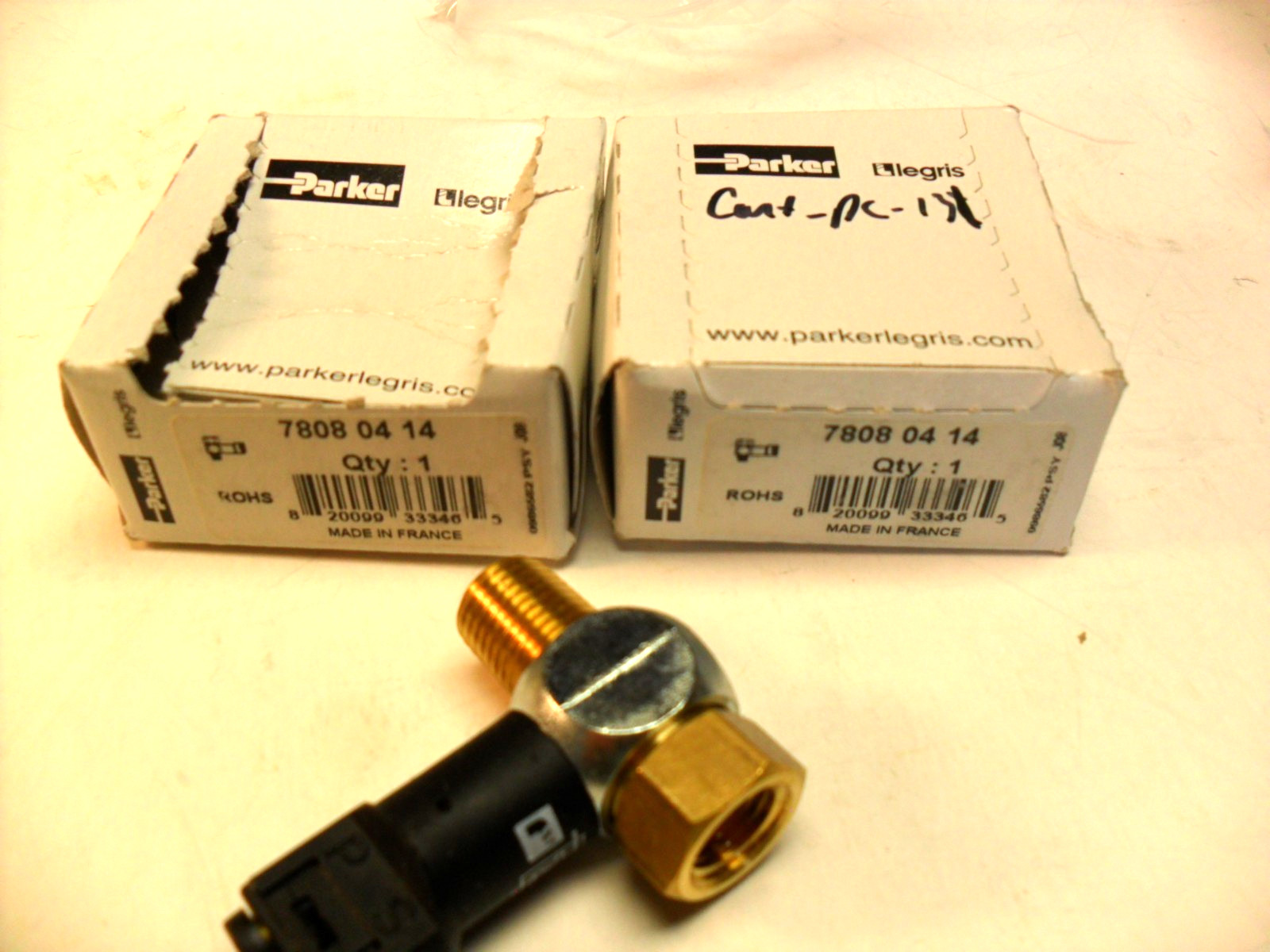 qty 2 – Parker 7808 04 14 Pneumatic Threshold Sensor, 1/4 In New Factory Box