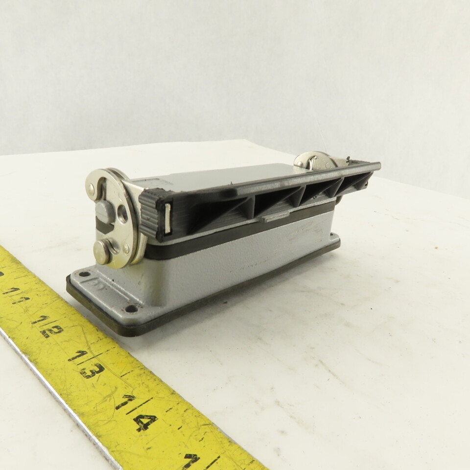 ILME CHI-24LS C-Type Bulkhead Mount Hosing Single Lever Lid W/115V Outlet Lot/15