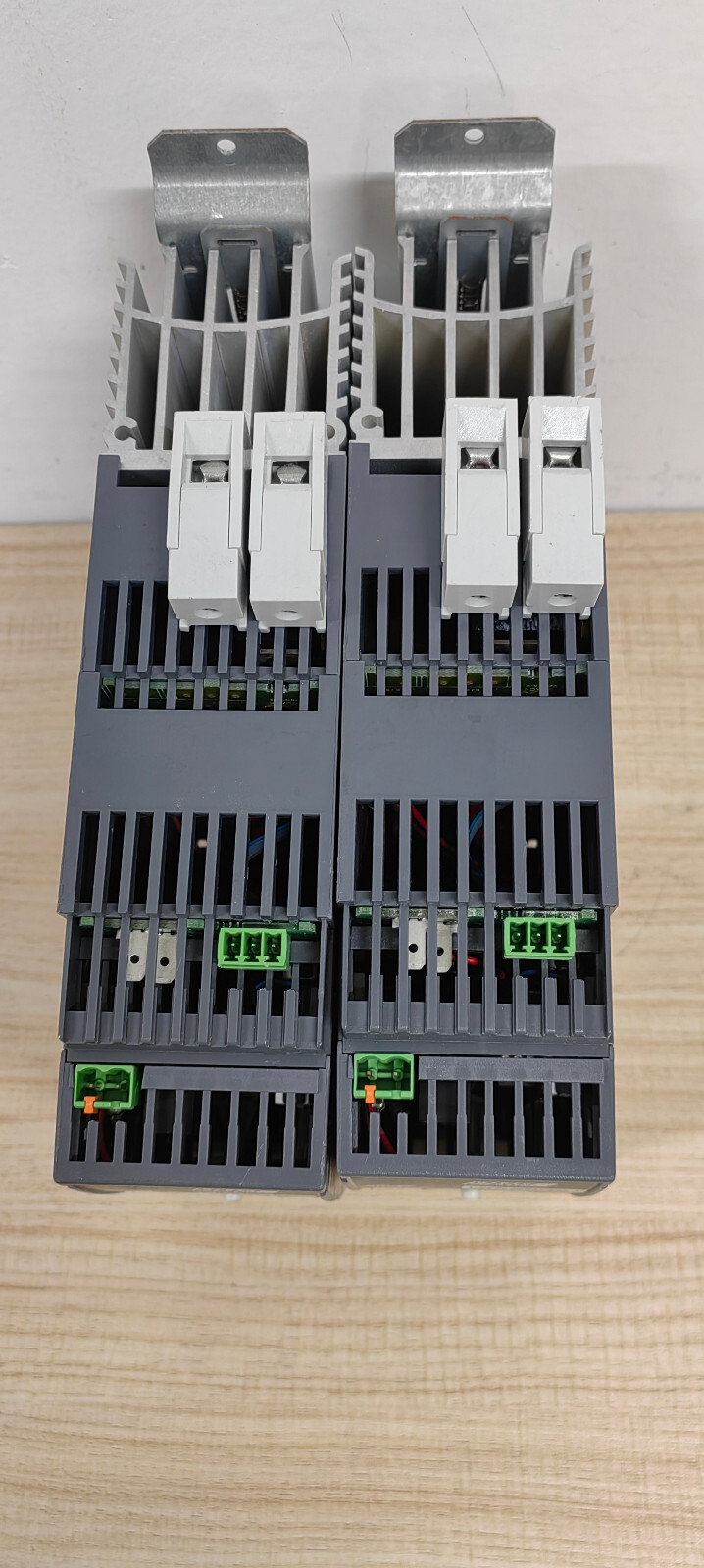 EUROTHERM 7100A 40A/220V/SELF/XXXX/NONE/PA/XXXX/4MA20/ENG/YES/V2/XXXX/DLF/SWIR