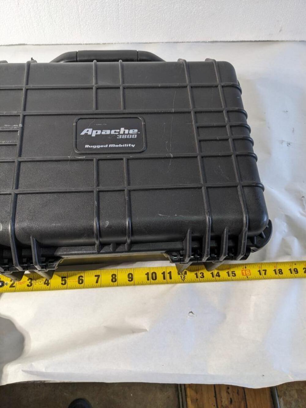 KHS PNEUMATIC CYLINDER 65175533S001 W/ APACHE 3800 CASE 8.39 X 5.6 X 3.25″ R35