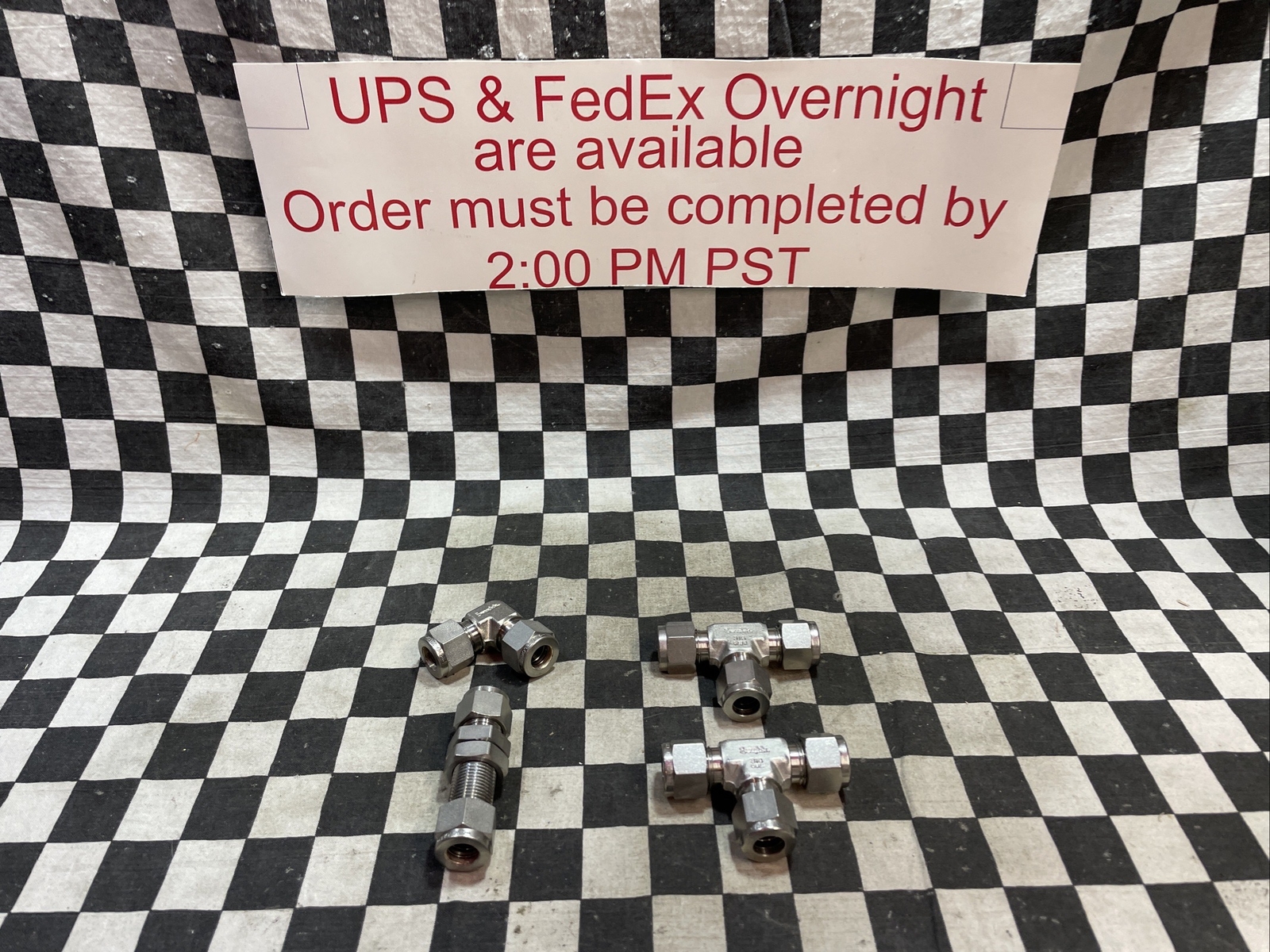 SWAGELOK TEE UNION BULKHEAD 3/8″ SS-600-3, SS-600-6, SS-600-61, LOT OF 4#1604M17