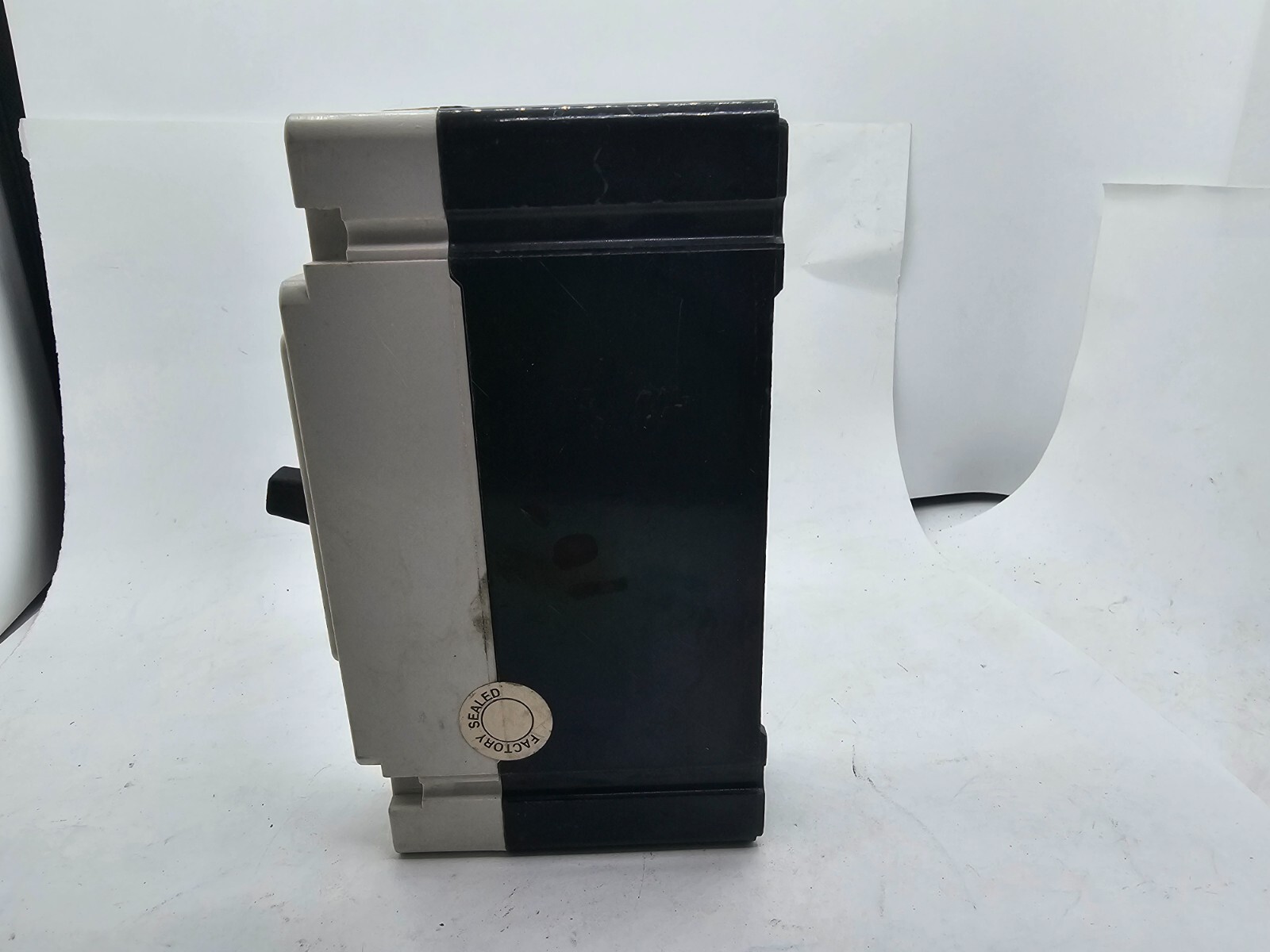 Cutler Hammer 1-Pole Industrial Circuit Breaker Series C 15A EHD 14K
