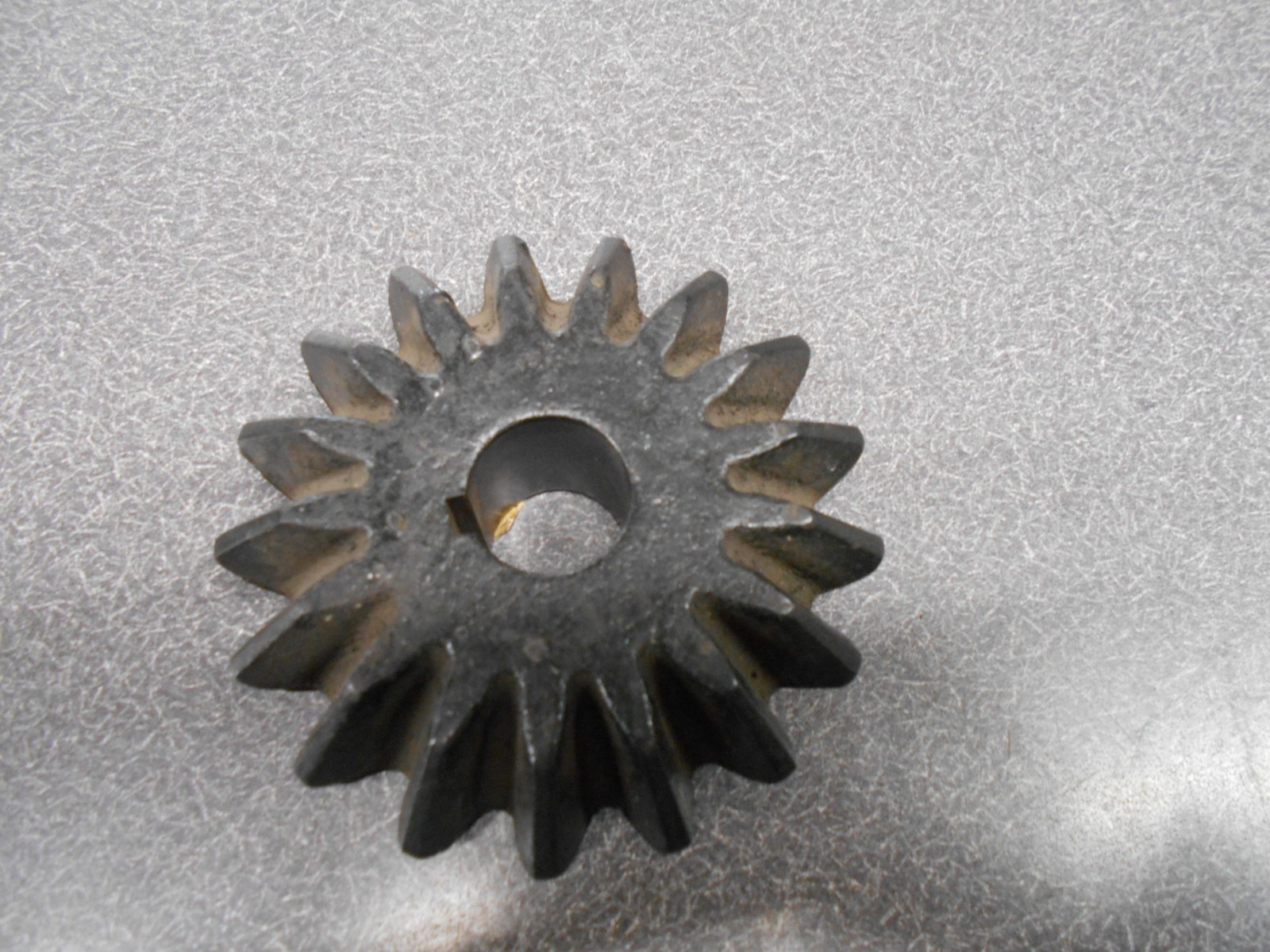 Arts-Way Beveled Gear, 17 Tooth, 1″ Round Bore, Keyed. Obsolete part, NOS!