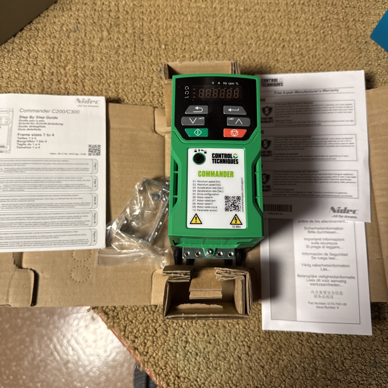 CONTROL TECHNIQUES COMMANDER C200-012 00042 A 1HP VARIABLE FREQUENCY DRIVE