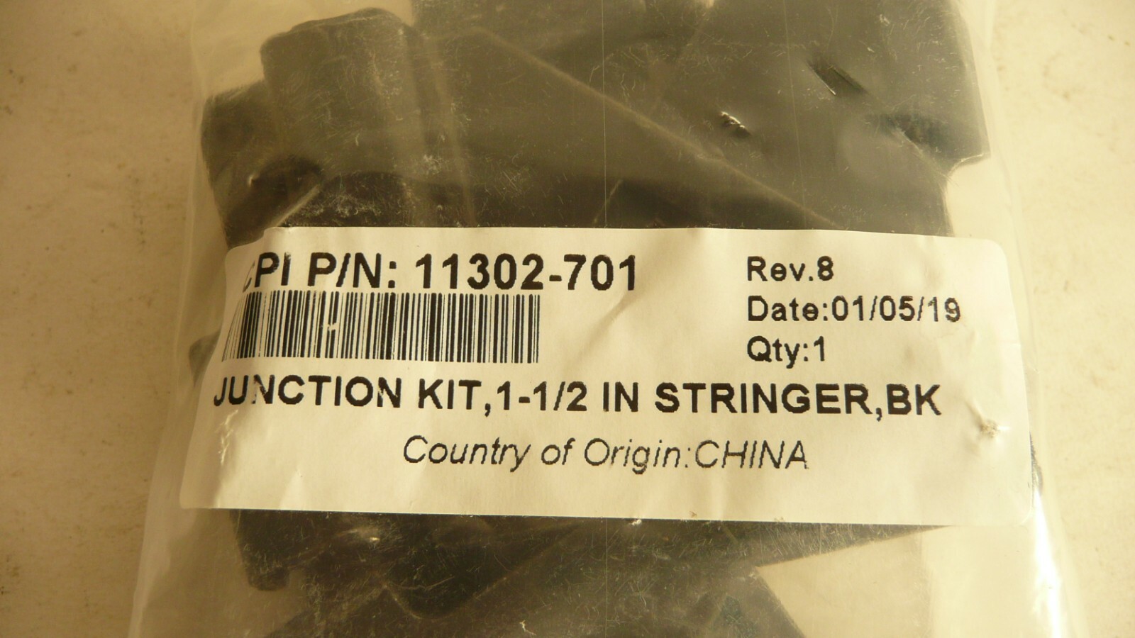 NEW CHATSWORTH PRODUCTS 11302-701 JUNCTION SPLICE KIT, 1-1/2″ STRINGER, BLACK