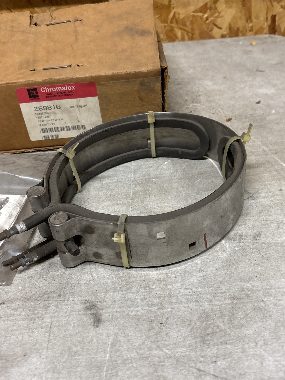 NEW Chromalox HBT-65 Tubular Band Heater; 268816, 120V, 110KW