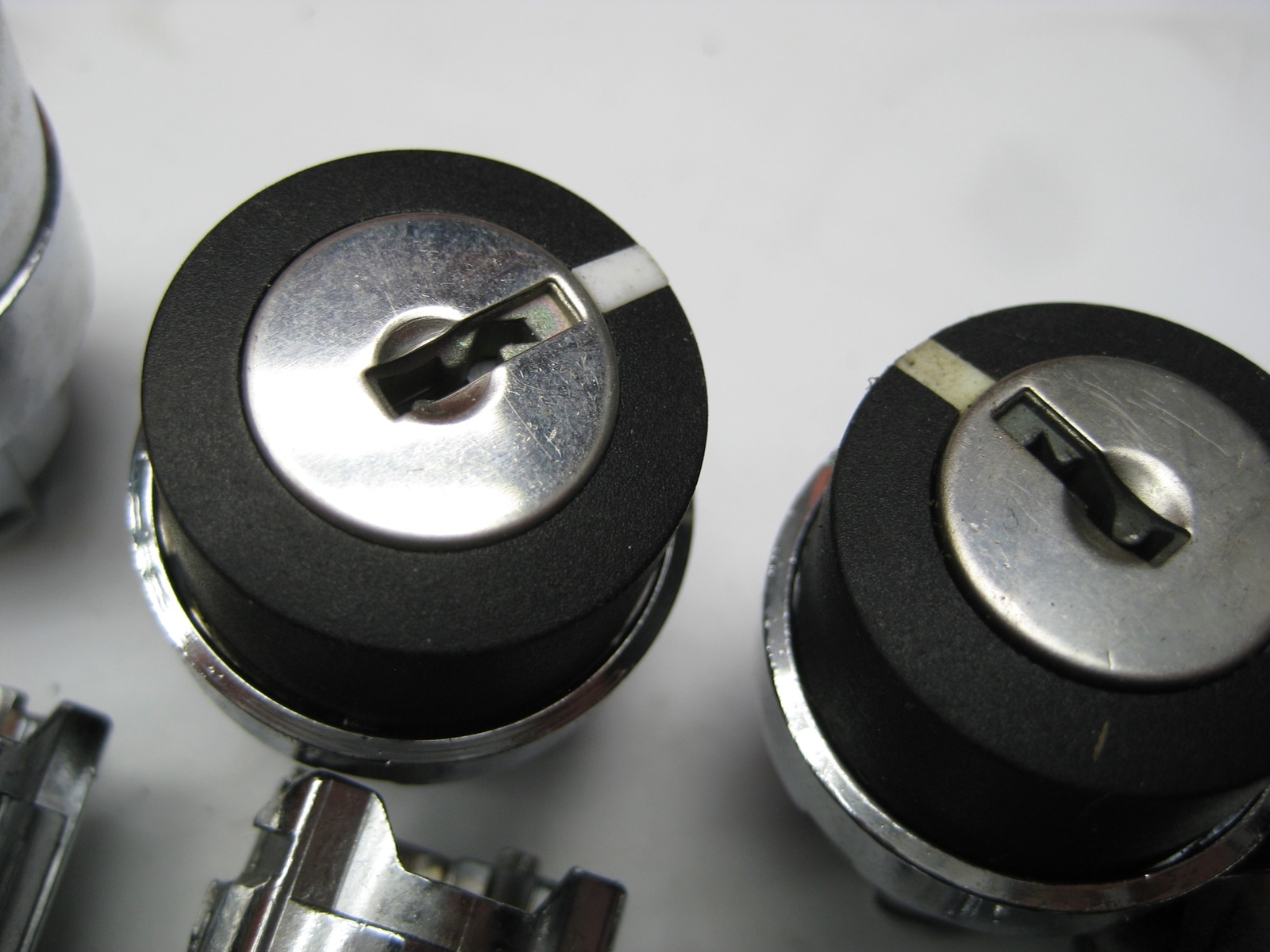 INDUSTRIAL SPARE KEYED SELECTOR SWITCH W/O KEY LOT OF 8 NSNP