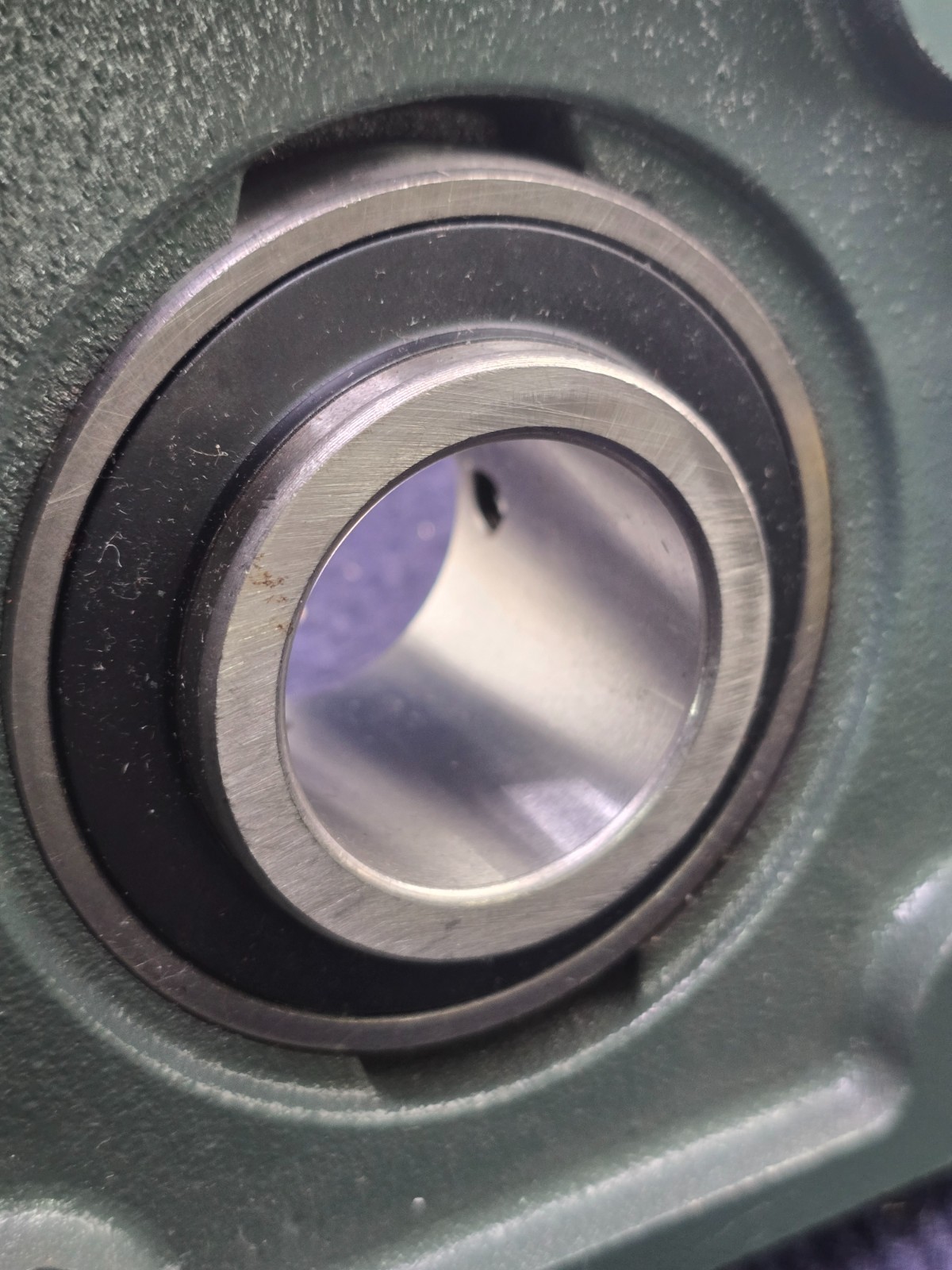 PGN F208 4-Bolt Square Flanged Pillow Block, UC208-24 1-1/2″ Bore Bearing Insert