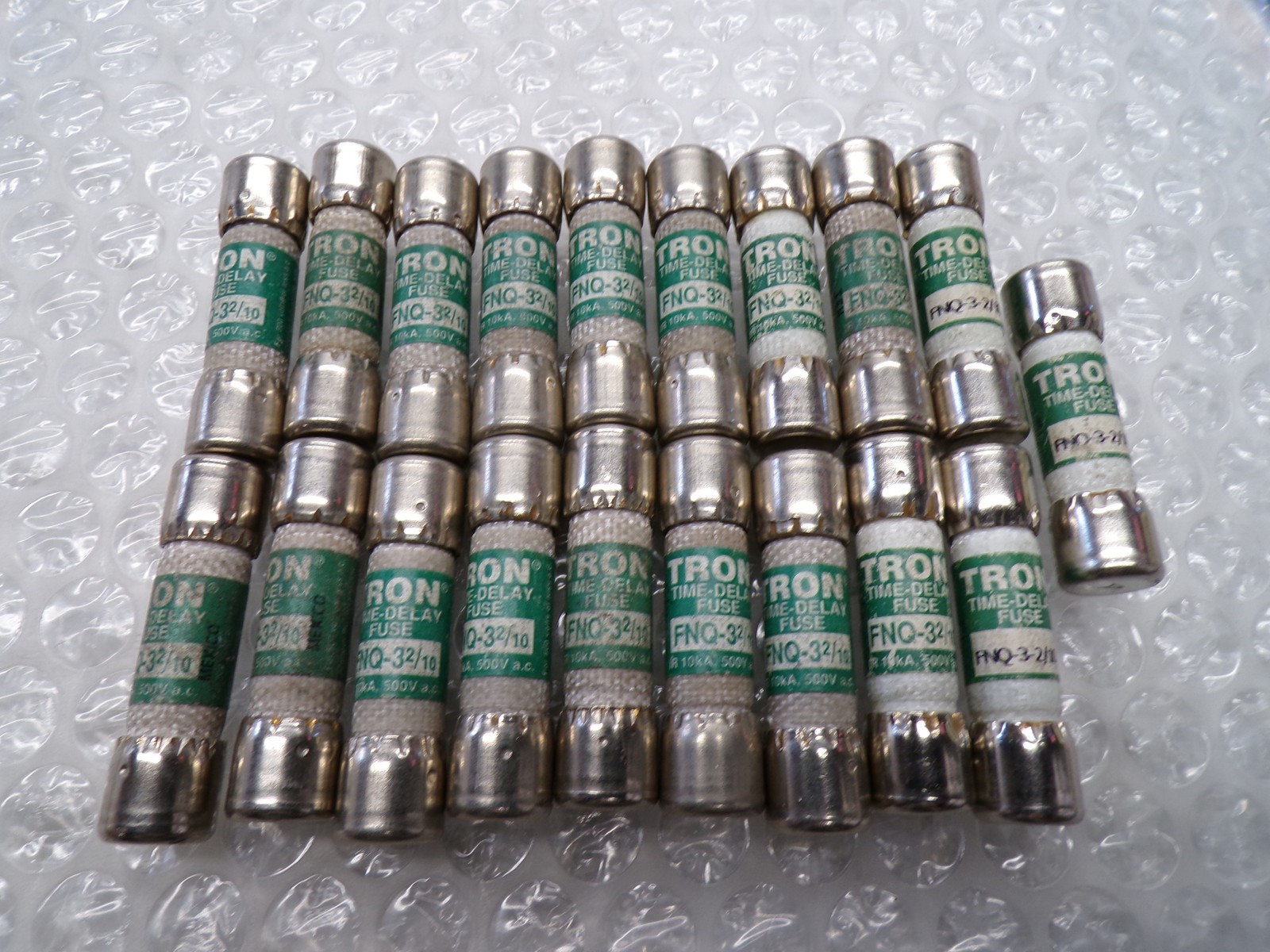 TRON FNQ3-2/10 FUSE LOT OF 19 NSNP