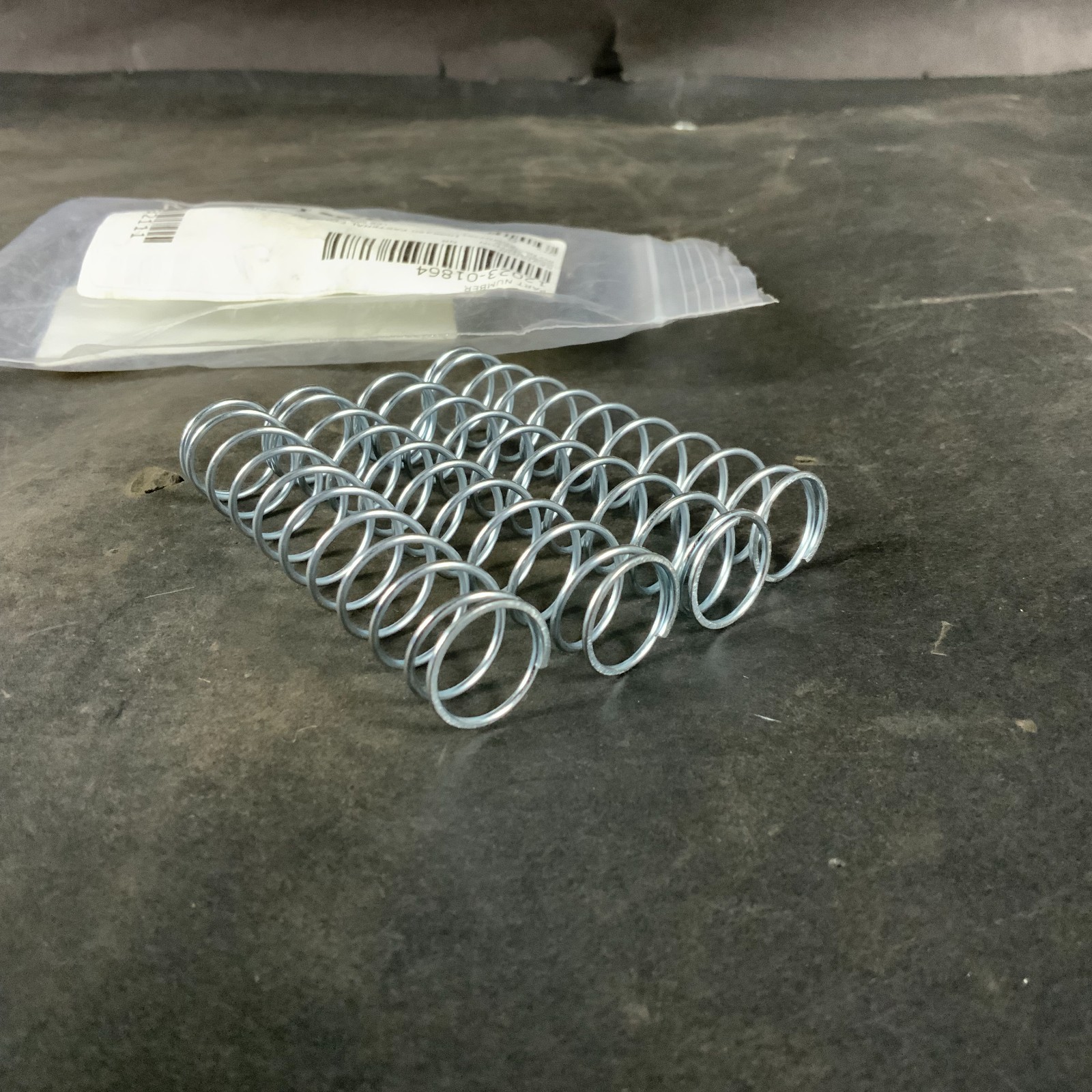 LEE SPRING LC049HJ SPRING COMPRESSION – QTY 4 ($20 OBO)