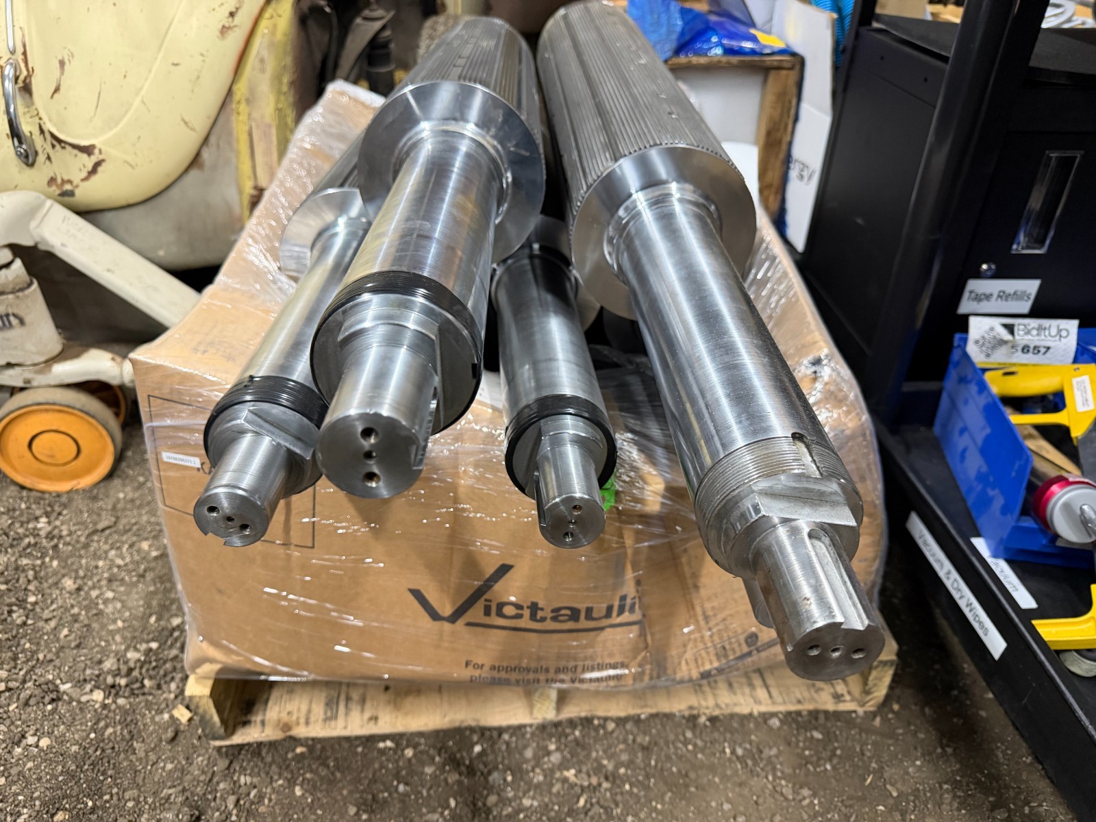 1x SAEHAN LEAF AIR SHAFT 031 767-5200 11/04 43″ long 6″ diameter