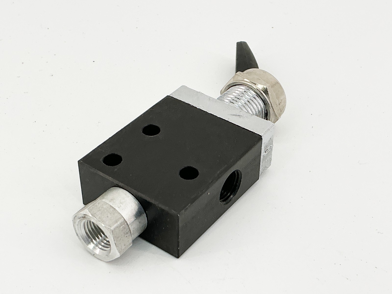 New Parker 404811000 Poppet Valve W/Lock Down 150PSI