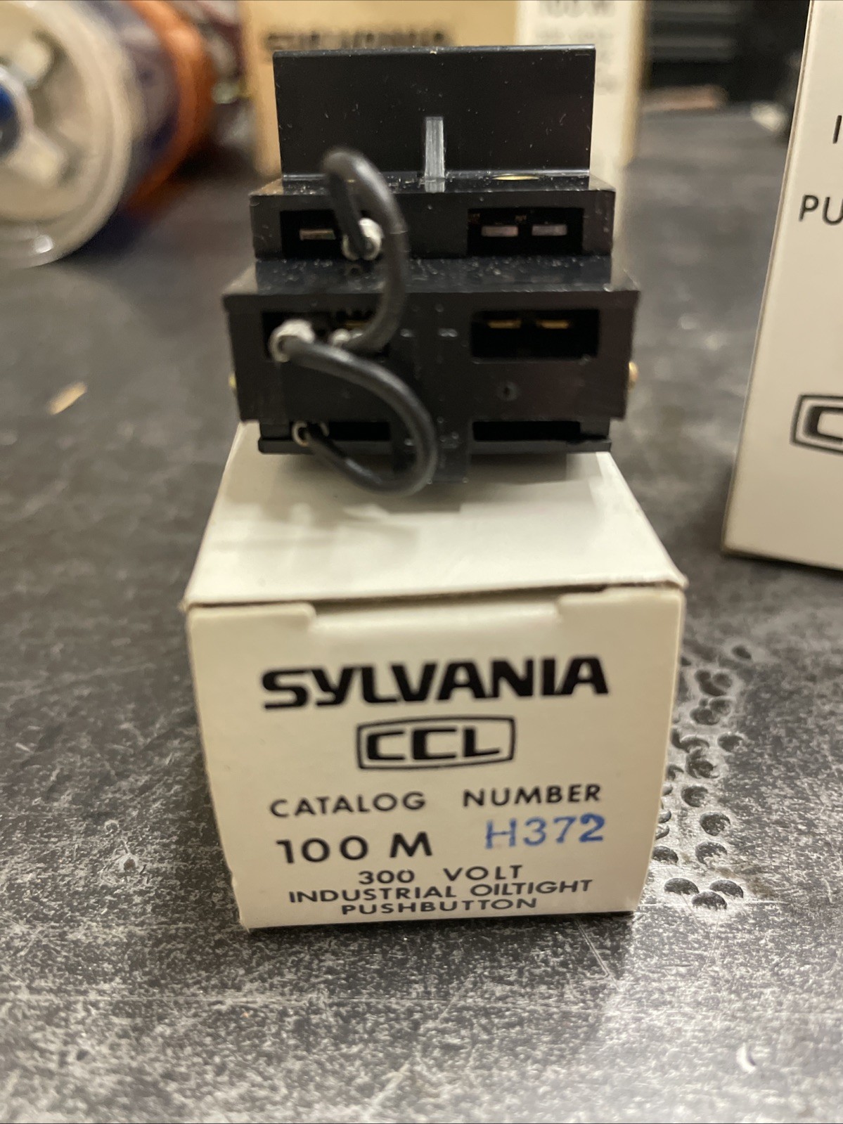 Lot of 3 New Vintage Sylvania 100M-H372 Illuminated Red 300V Industrial Oiltight