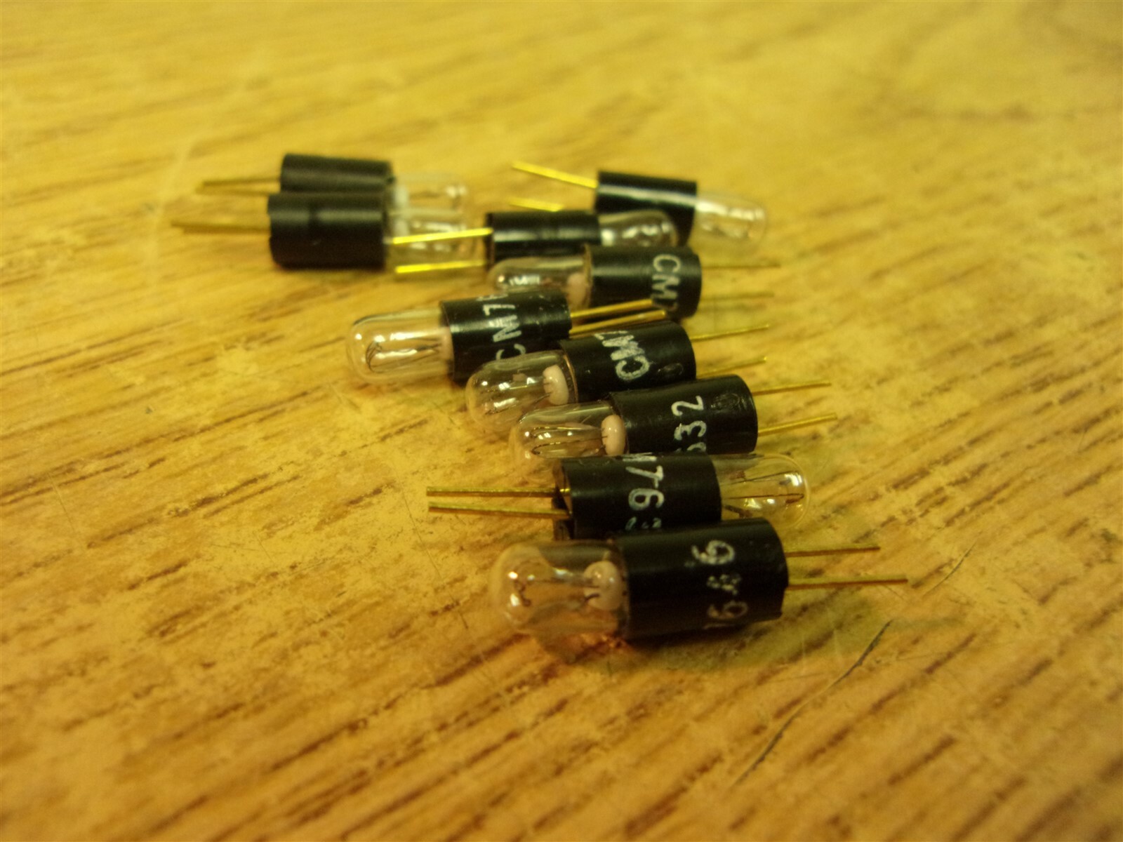 NEW Chicago Miniature /CM 7632 Light Bulbs, Lot of 10 *FREE SHIPPING*