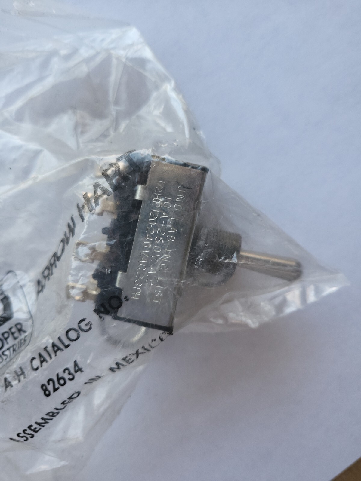 ARROW HART 82634 3-Way toggle switch, 10 AMP, 250 VAC, NEW IN FACTORY BAG