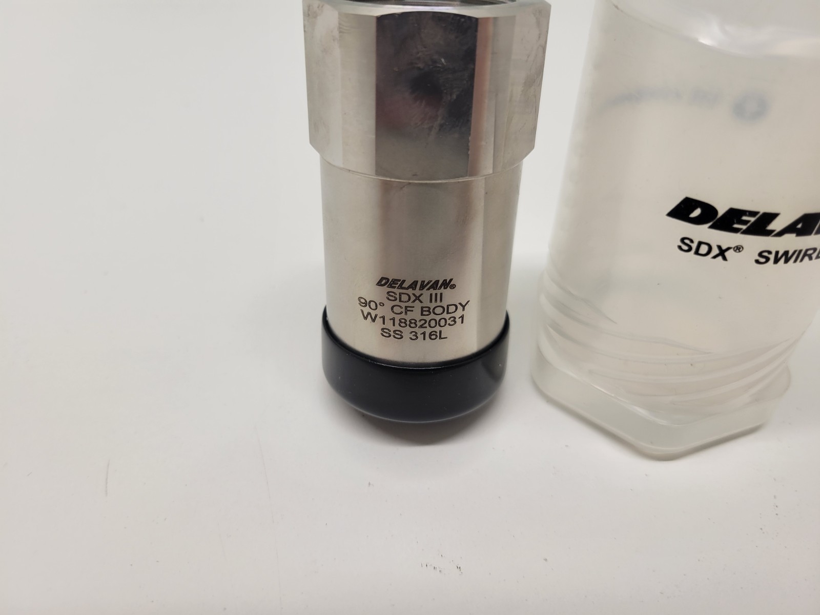 NEW OLD STOCK! DELAVAN SDX II 90DEG CF BODY 316L NOZZLE W118820031