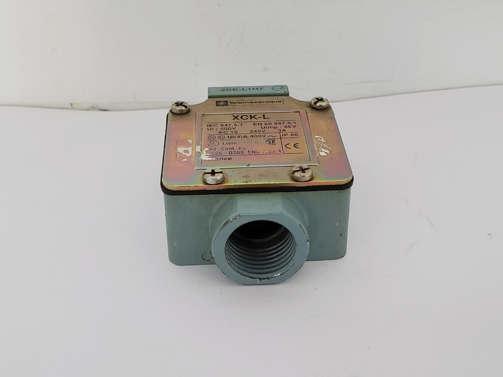TELEMECANIQUE ZCK-L1H7 LIMIT SWITCH BODY