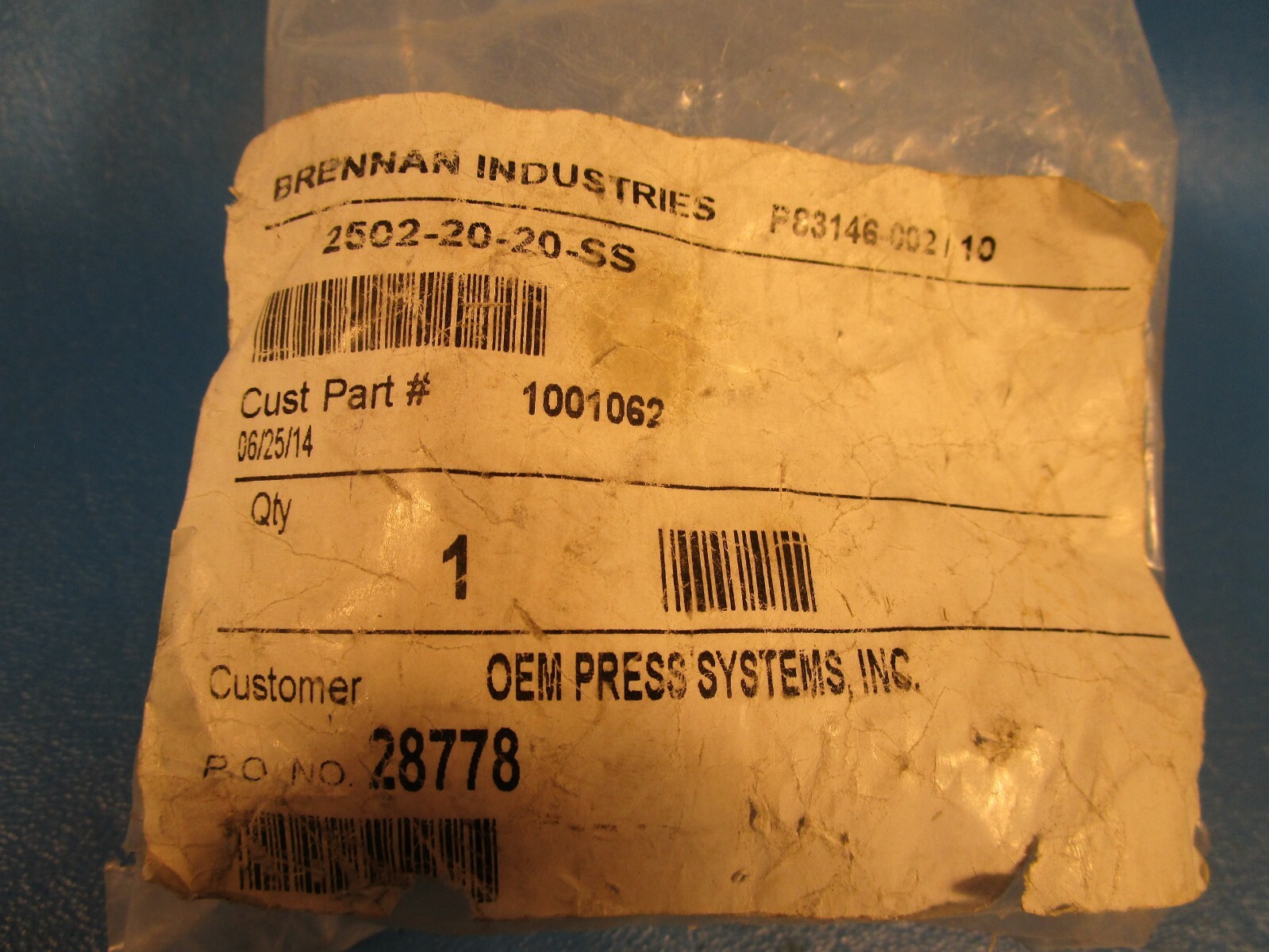 Brennan 2502-20-20SS, 90 Degree Elbow 1 1/4″ Female Pipe x 1 1/4 Male Flare