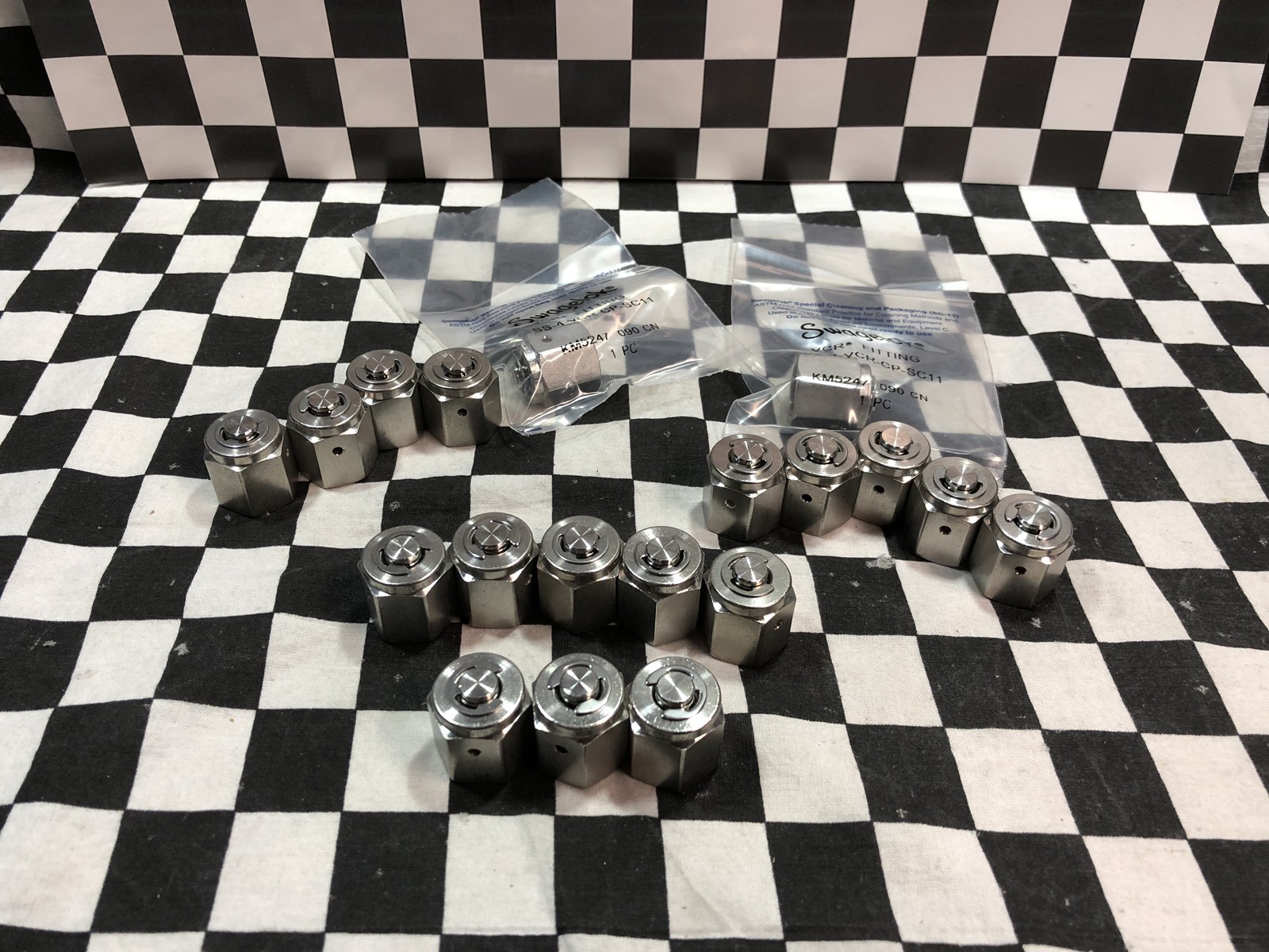 Lot Of 18, Swagelok CAP VCR 1/4″ VR, SS-4-VCR-CP-SC11, SHIPSAMEDAY#128E3
