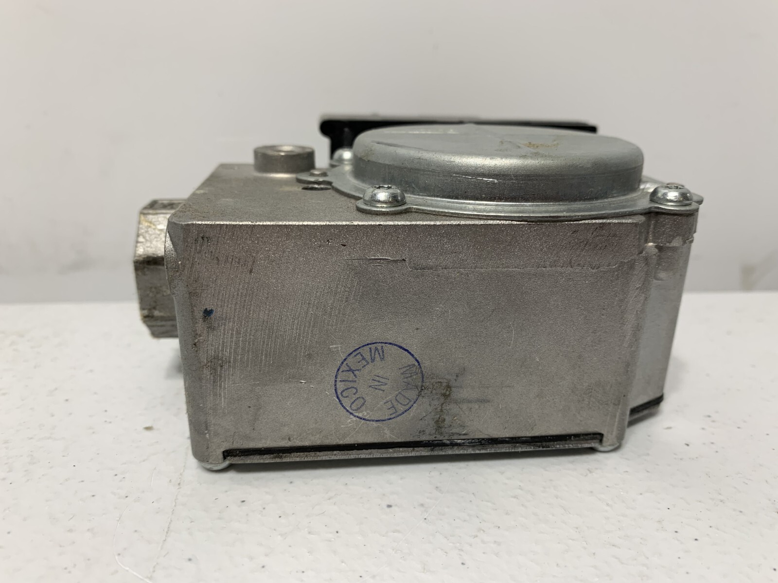 Emerson VAL09030 Manifold Gas Valve 24V 40/60 Hz 1/2 PSI