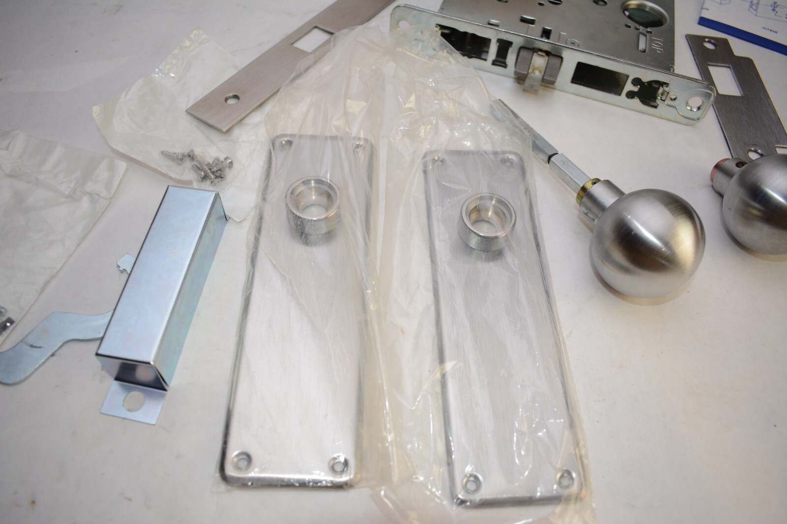 Arrow AM01 BD 26D Passage Mortise Lock – B Knob – D Rose