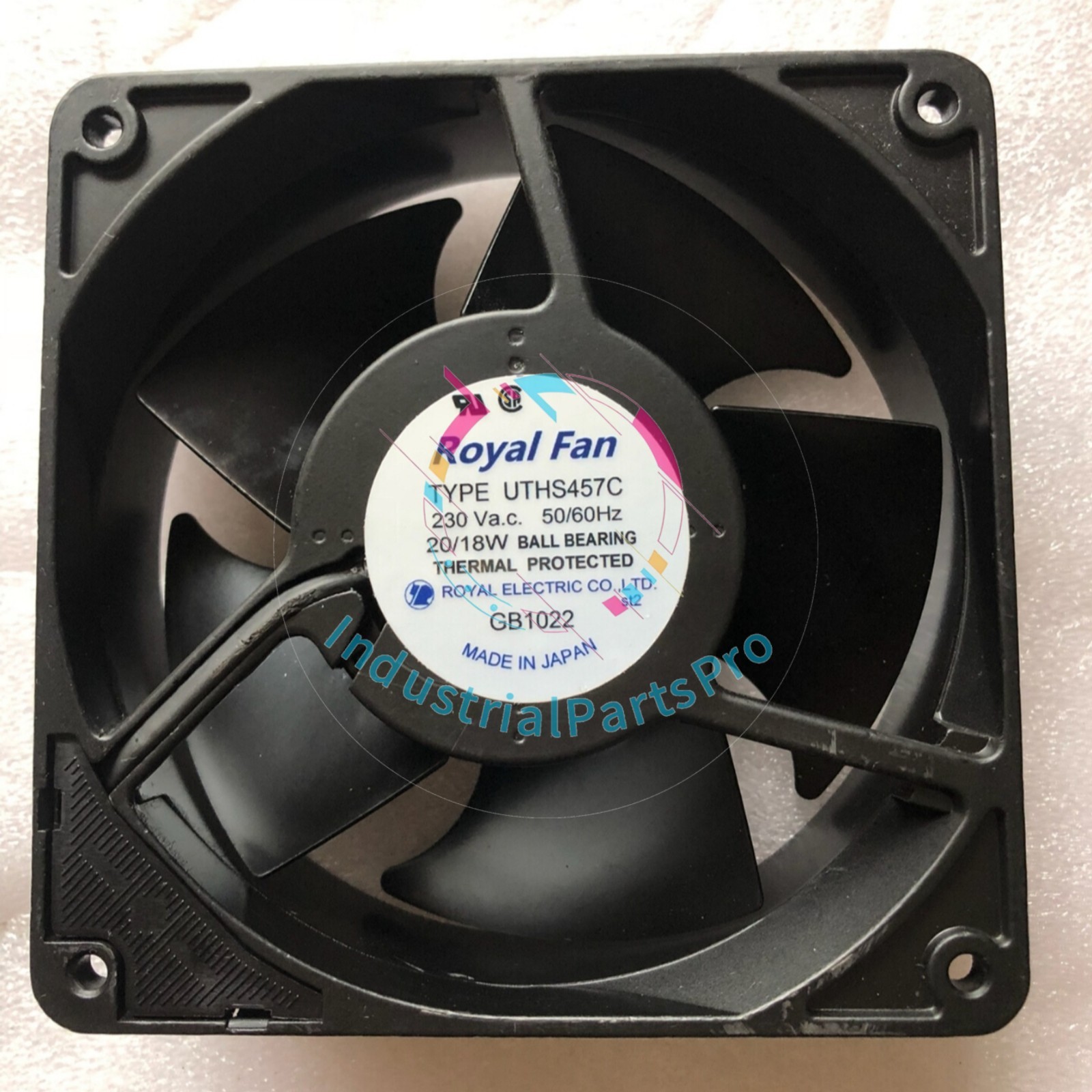 1PCS Royal Fan New in box UTHS457C Metal Cooling Fan AC 230V 20/18W