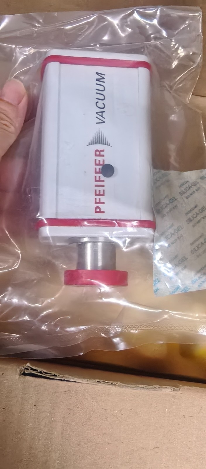 PFEIFFER PPT100 VACUUM GAUGE, PTR33130