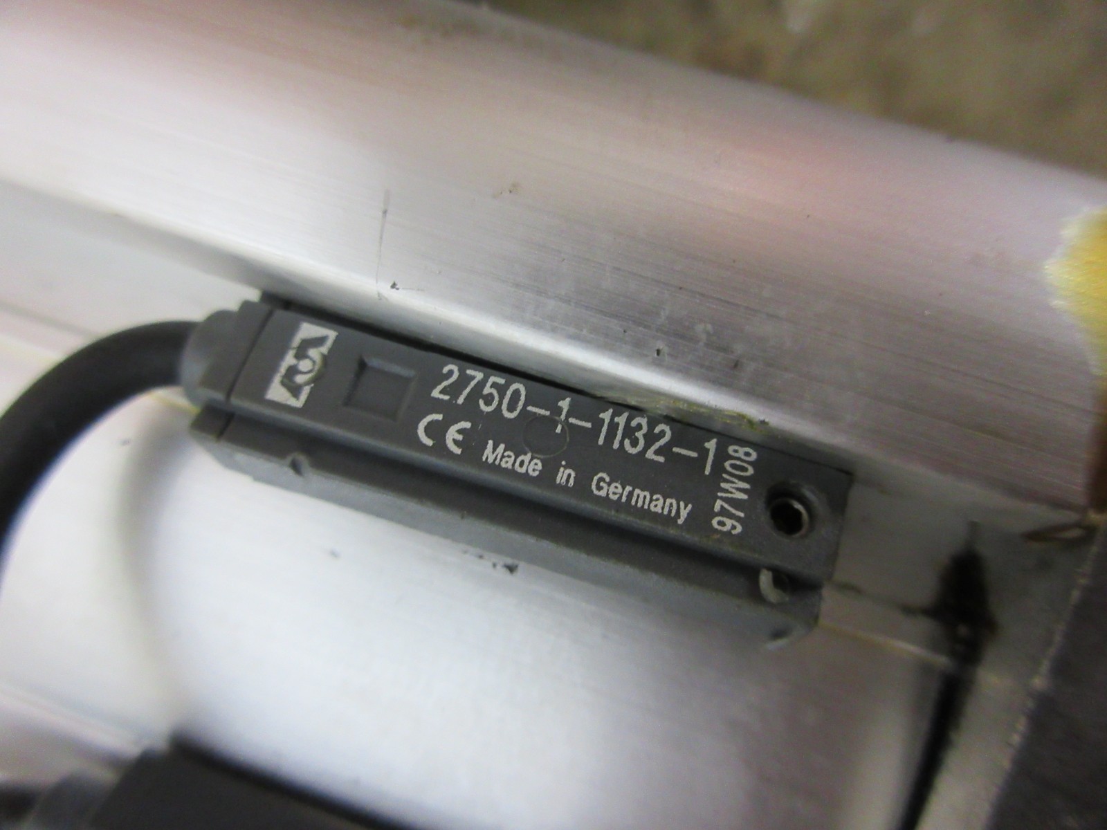 OKUMA ES-V4020 CNC VERTICAL MILL AIR HYDRAULIC CYLINDER 2750-1-1132-1 97W08