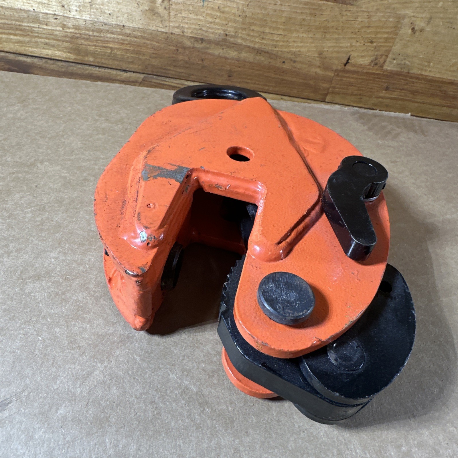 Yatointo 1 Ton Vertical Plate Clamp 0-20mm Jaw Opening Model C D