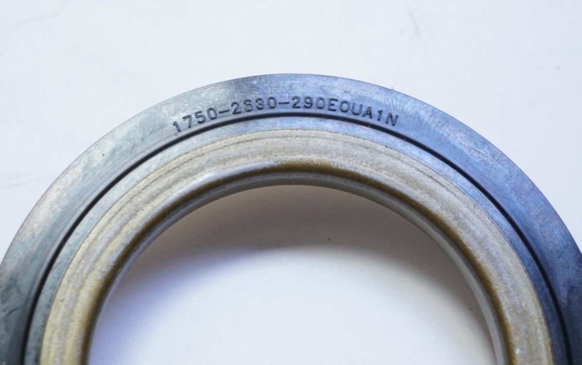 New OEM Parker 1750-2630-290EOUA1N Bore Dia 2.63 Shaft Dia 1.75, 0.290 NBR