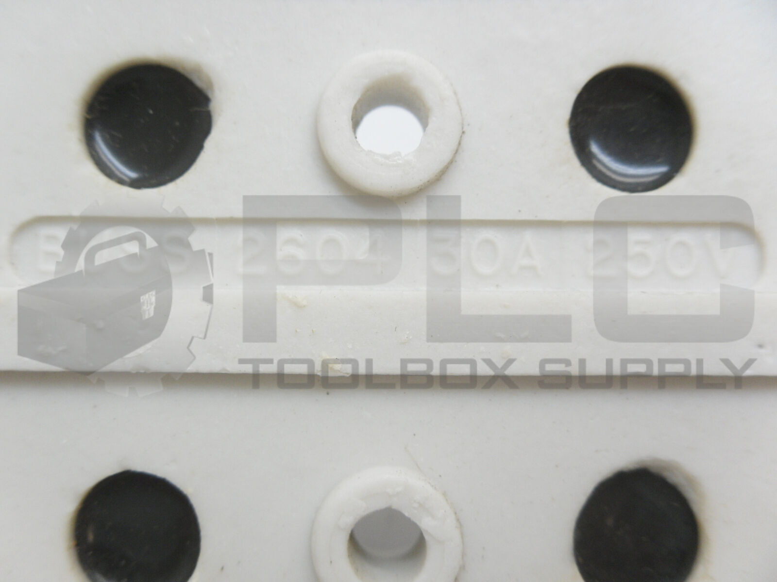 NEW BUSSMAN 2604 FUSE BLOCK