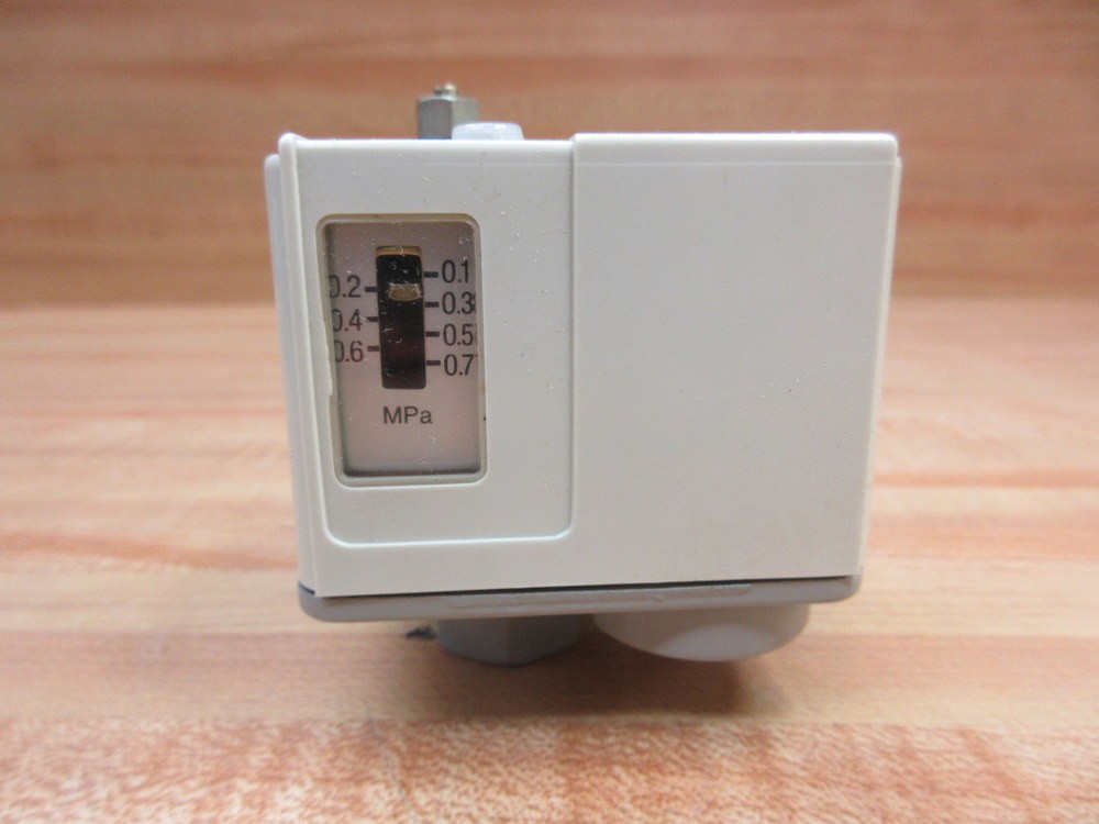 SMC IS3010-02L5 Pressure Switch IS301002L5