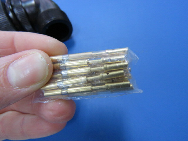 SPACECRAFT SCPBH08R20-29S-F80-142-027 Qty of 1 per Lot RECEPTACLE PLUG WITH HAL