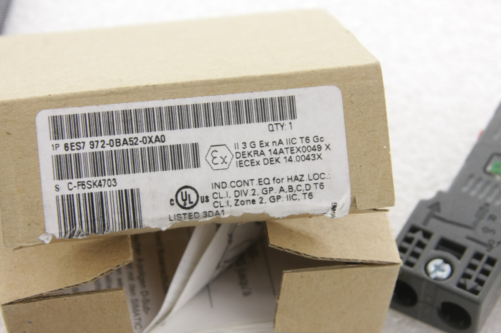 Siemens Simatic PROFIBUS DP Fast Connect 9-Pin BUS Connector 6ES7 972-0BA52-0XA0