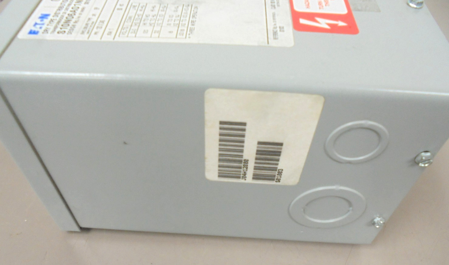 Cutler-Hammer S10N06A01N Dry Type Distribution Transformer 120/240 to 16/32