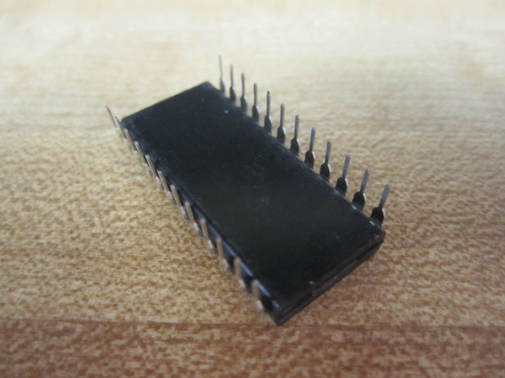 Intersil ICM7215IPG Integrated Circuit 8001