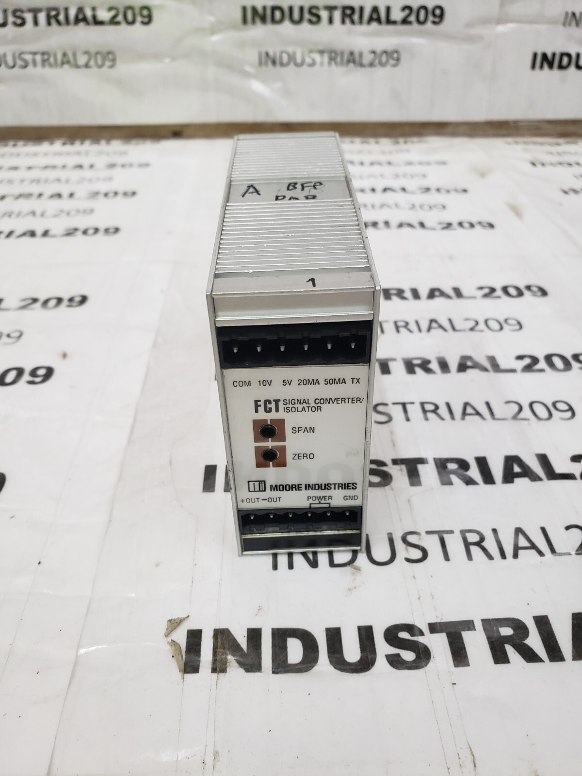 MOORE SIGNAL CONVERTER ISOLATOR FCT/4-20MA/.25-40 MV/U-NJ