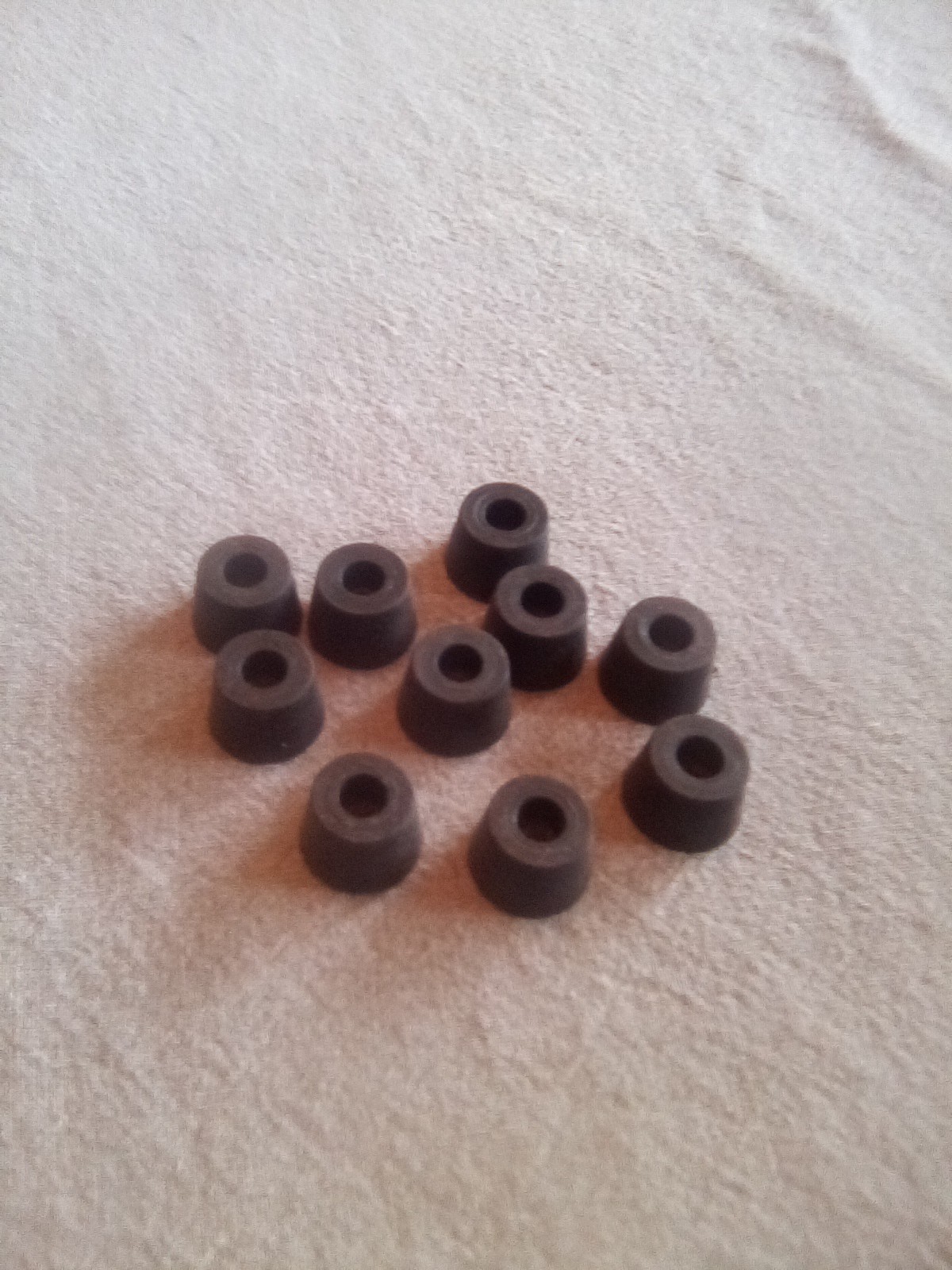 Lot Of 10 HH Smith 728 Rubber Bumper Feet 9/16″W 3/8″Tall