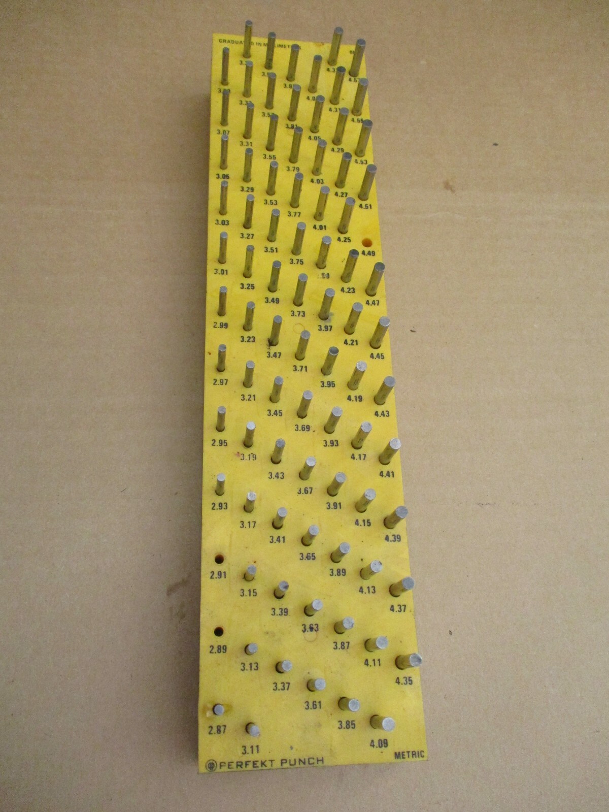 Pin Gauge Perfekt Punch Metric Graduated in Millimeters BM2 2.87~4.57 A2618DH