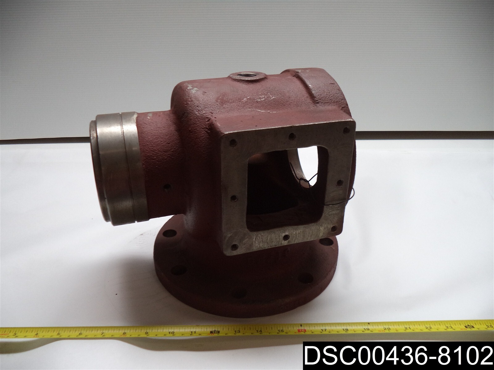 Red Valve 4250044701, G17B6, 11″ Flange, 12″ X 6-1/4″OD X 4-5/8″ID