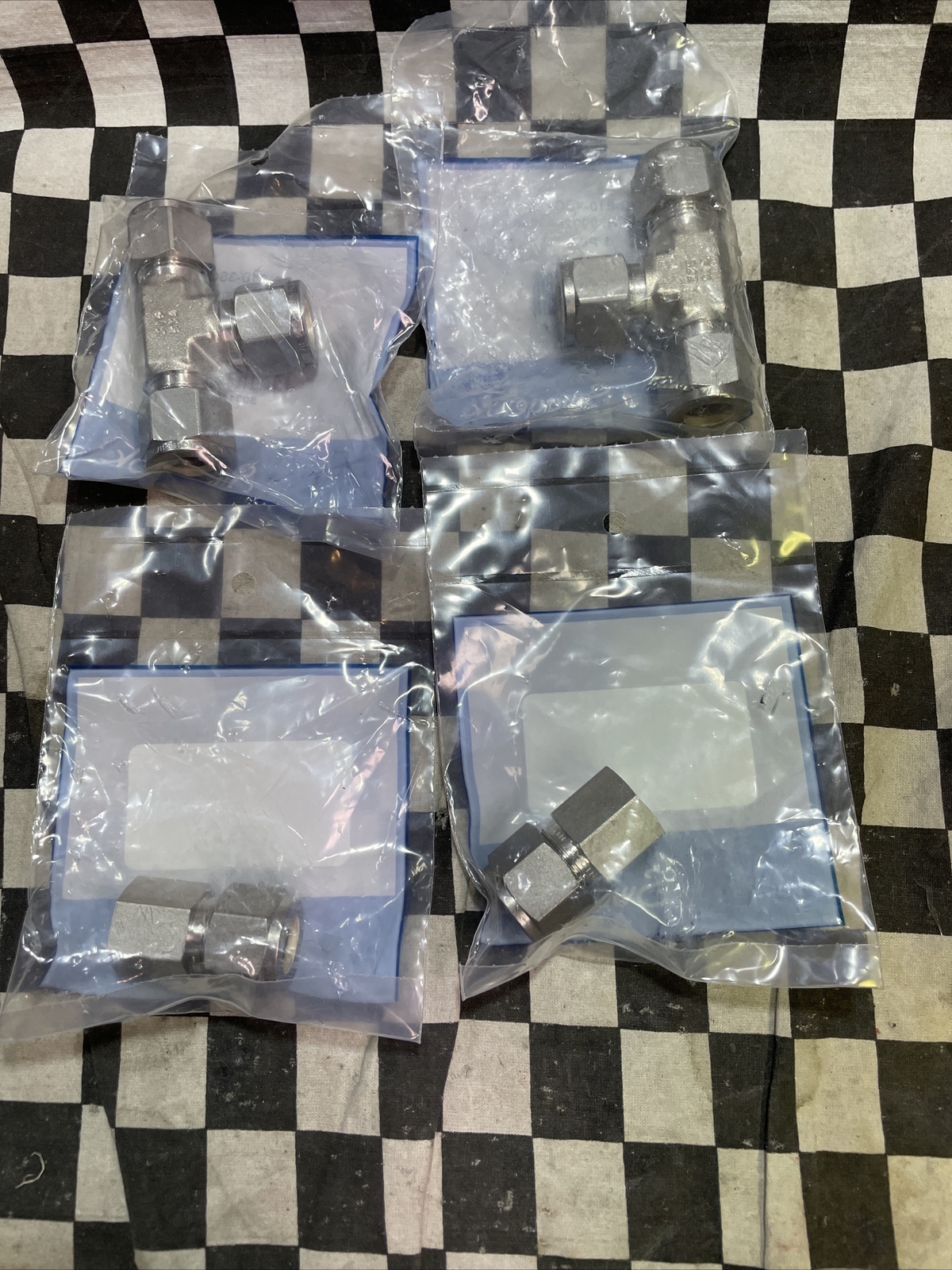 SWAGELOK TEE 1/2″, SS-810-3SC11 & SS-810-7-4SC11, LOT OF 4, SHIPSAMEDAY#1623AJ
